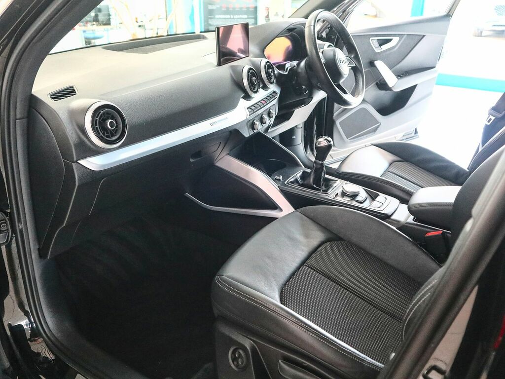 Audi Q2 1.0 S Line 30 Tfsi DF21AYN Black #4
