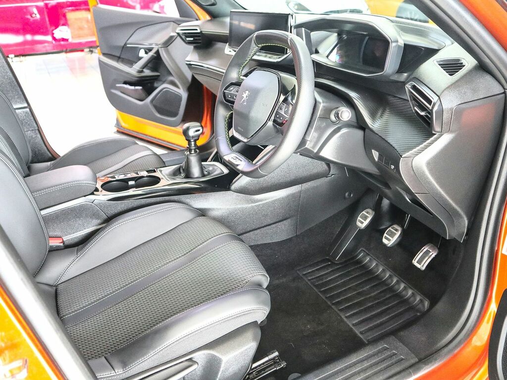 Peugeot 2008 1.2 Gt Puretech Orange #3
