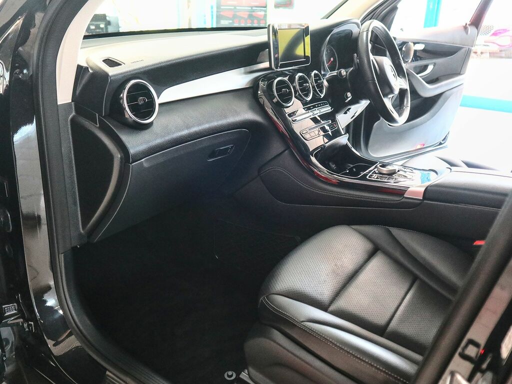 Mercedes-Benz GLC Class 2.1 Glc 200D Urban Edition G-tronic 4Matic MV68OLA Black #4