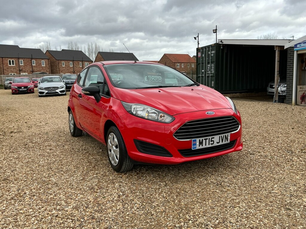 Ford Fiesta 1.25 Studio Red
