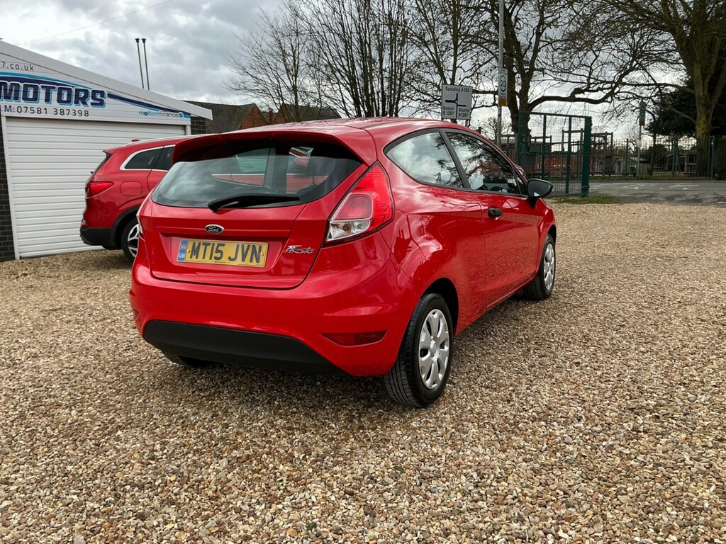 Ford Fiesta 1.25 Studio Red #6