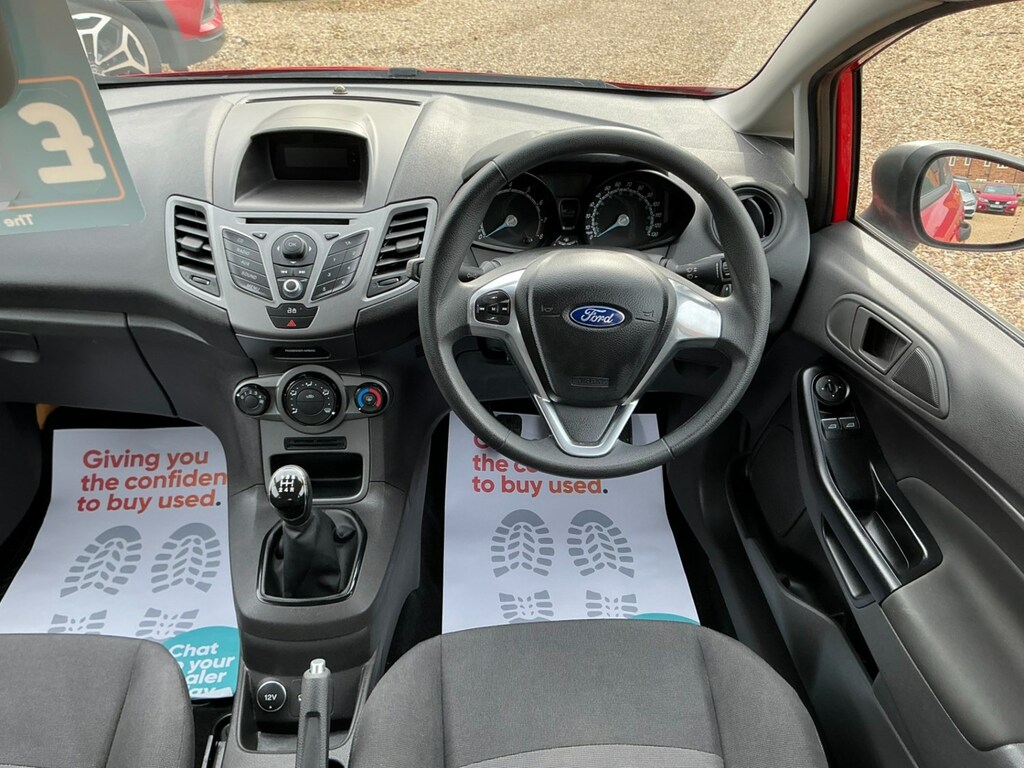 Ford Fiesta 1.25 Studio Red #4