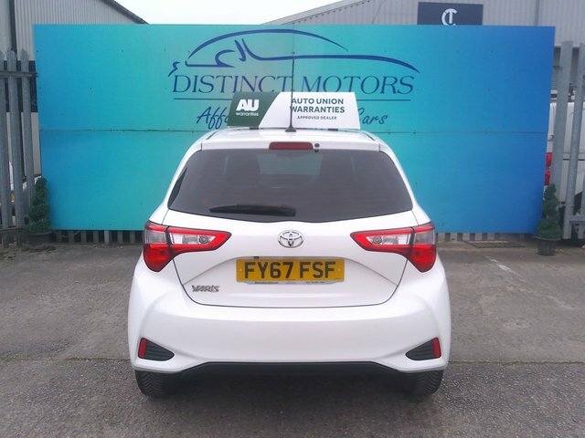 Toyota Yaris Vvt-i Icon Hatchback FY67FSF White #5