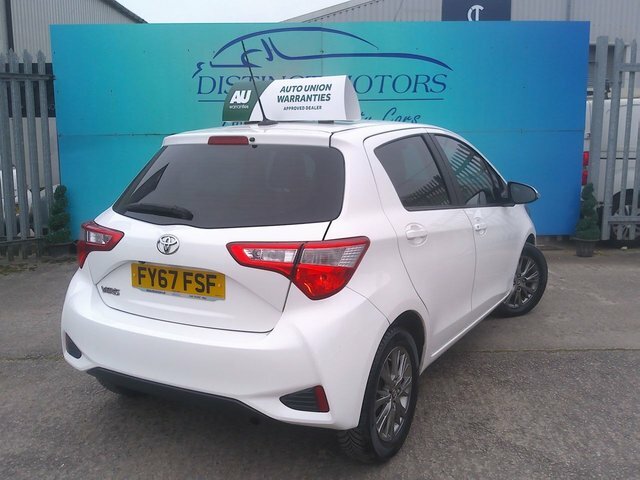 Toyota Yaris Vvt-i Icon Hatchback FY67FSF White #4