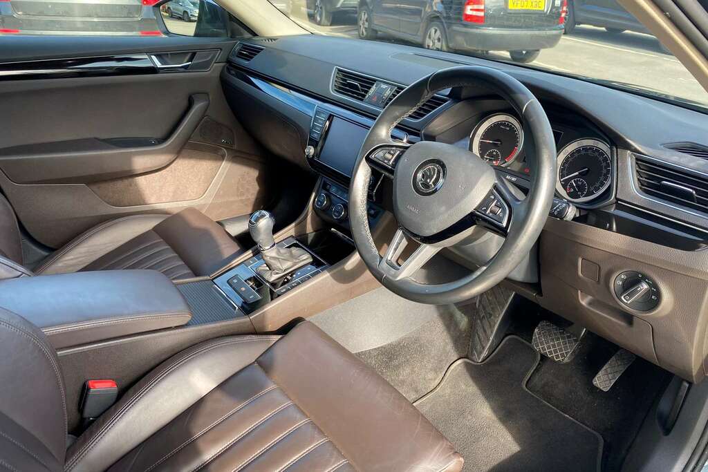 Skoda Superb 2.0 Tdi Cr 190 Laurin Klement Dsg Grey #2