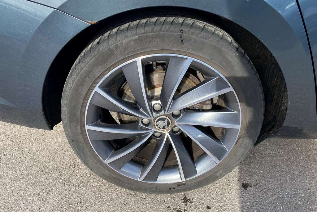 Skoda Superb 2.0 Tdi Cr 190 Laurin Klement Dsg Grey #4