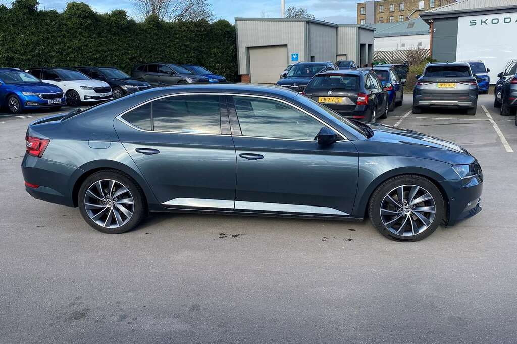 Skoda Superb 2.0 Tdi Cr 190 Laurin Klement Dsg Grey #3