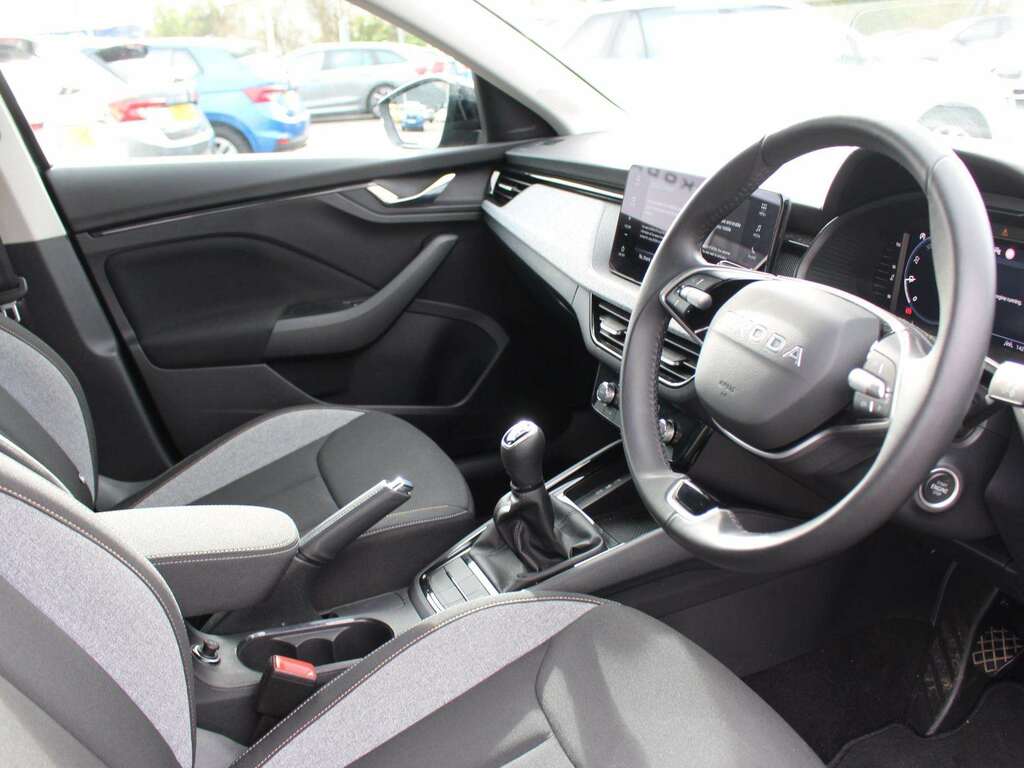 Skoda Scala 1.0 Tsi 116 Se Edition GL25UFA Black #6