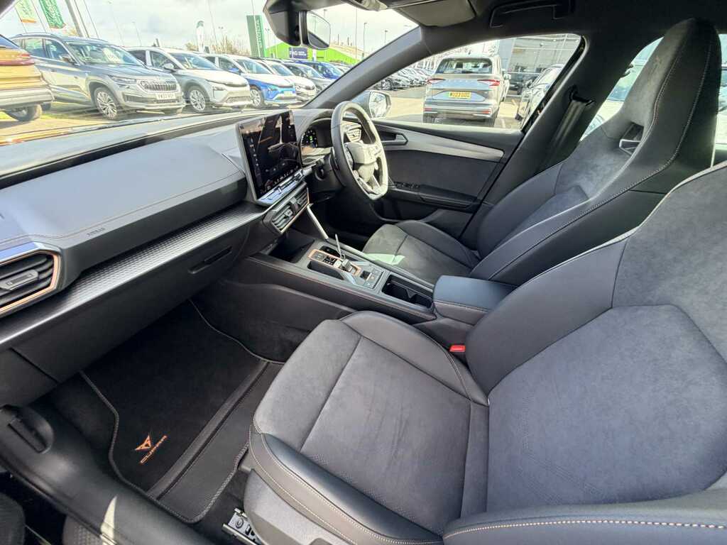 Cupra Leon 1.5 Etsi 150 V2 Dsg KY75EYF Black #2