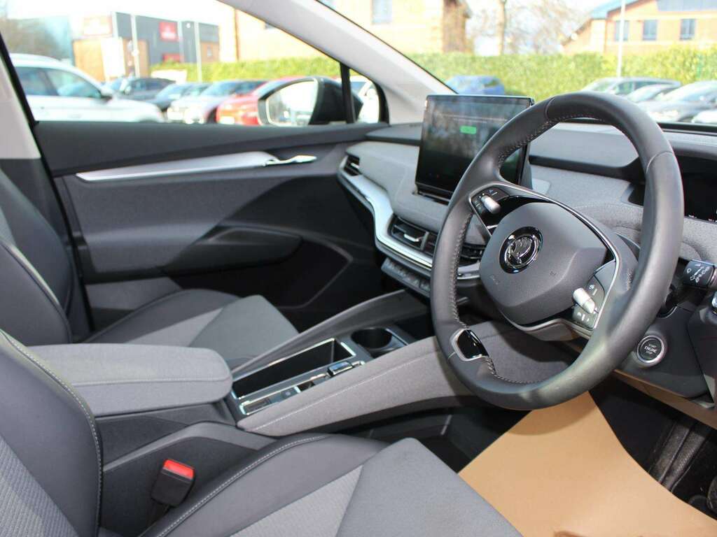 Skoda ENYAQ 125Kw 50 55Kwh LF74FPD Black #2
