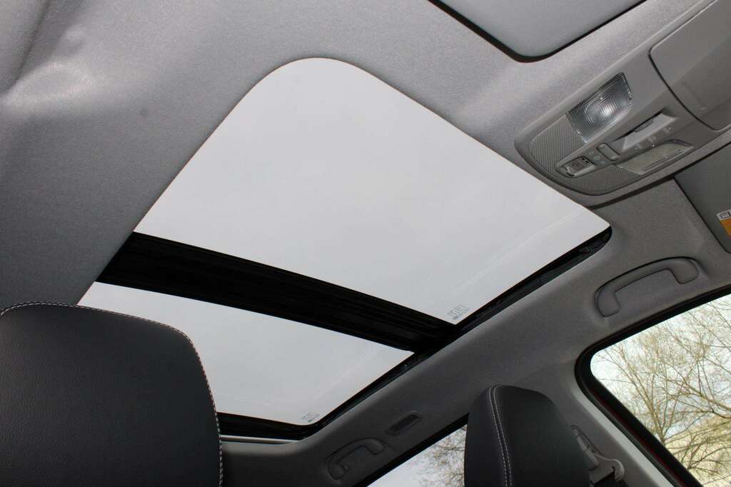 Suzuki SX4 S Cross Motion #21