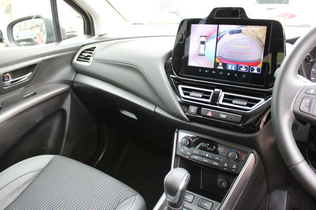 Suzuki SX4 S Cross Motion #27