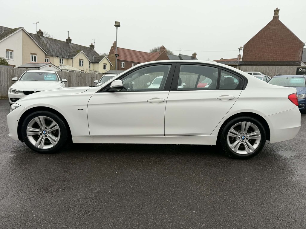 BMW 3 Series Sport Saloon 9 White #3