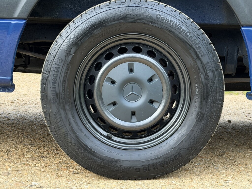 Mercedes-Benz  Saloon Black #19