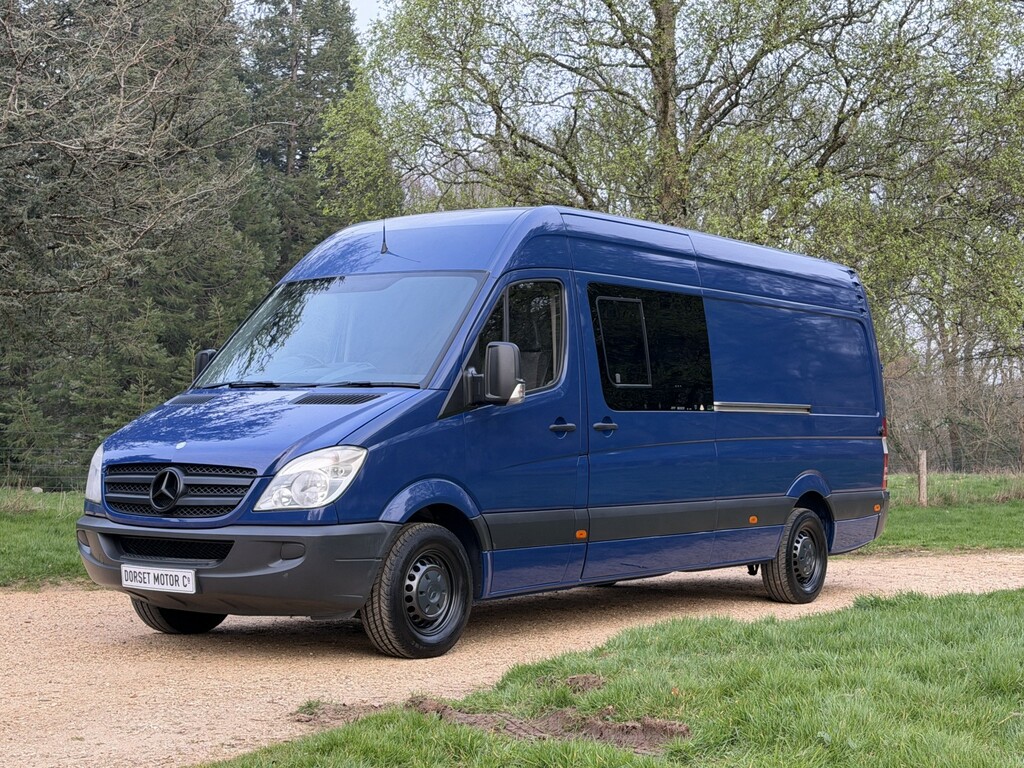 Mercedes-Benz  Saloon Black #20
