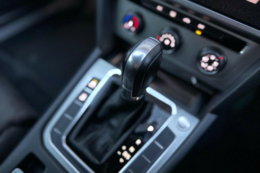 Volkswagen Passat Estate MJ67JHE Black #6