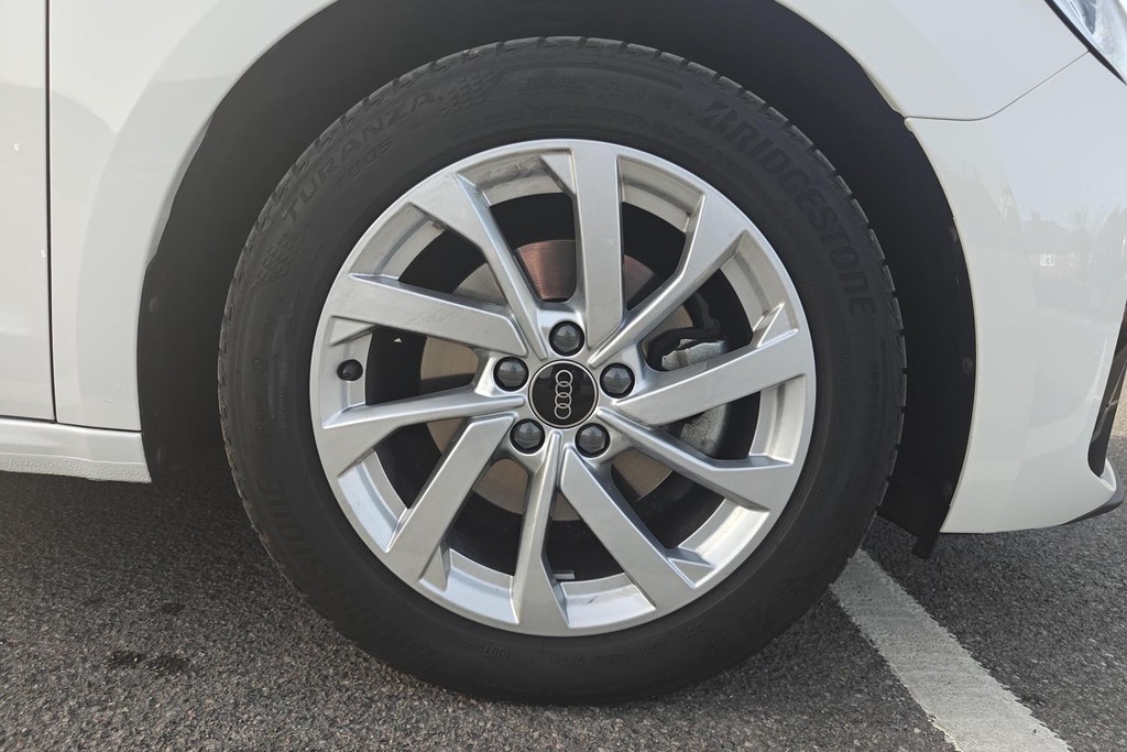 Audi A1 Sport 30 Tfsi 116 Ps S Tronic AU74NLL White #5