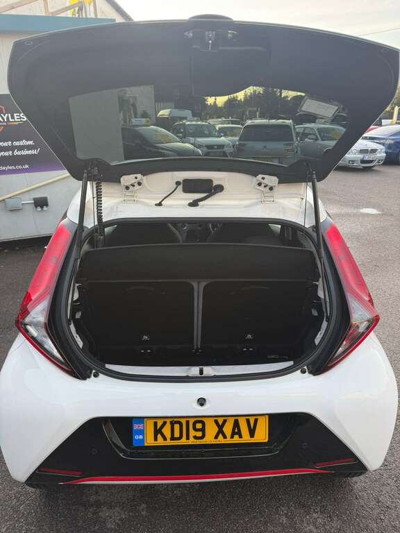 Toyota Aygo X 1.0 Aygo X-trend Vvt-i Cvt KD19XAV White #3