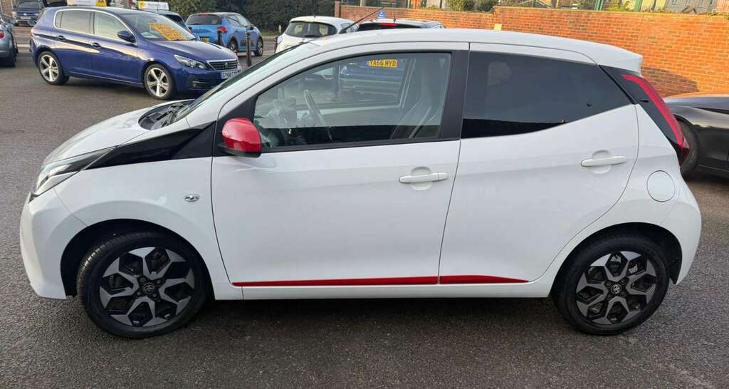 Toyota Aygo X 1.0 Aygo X-trend Vvt-i Cvt KD19XAV White #4