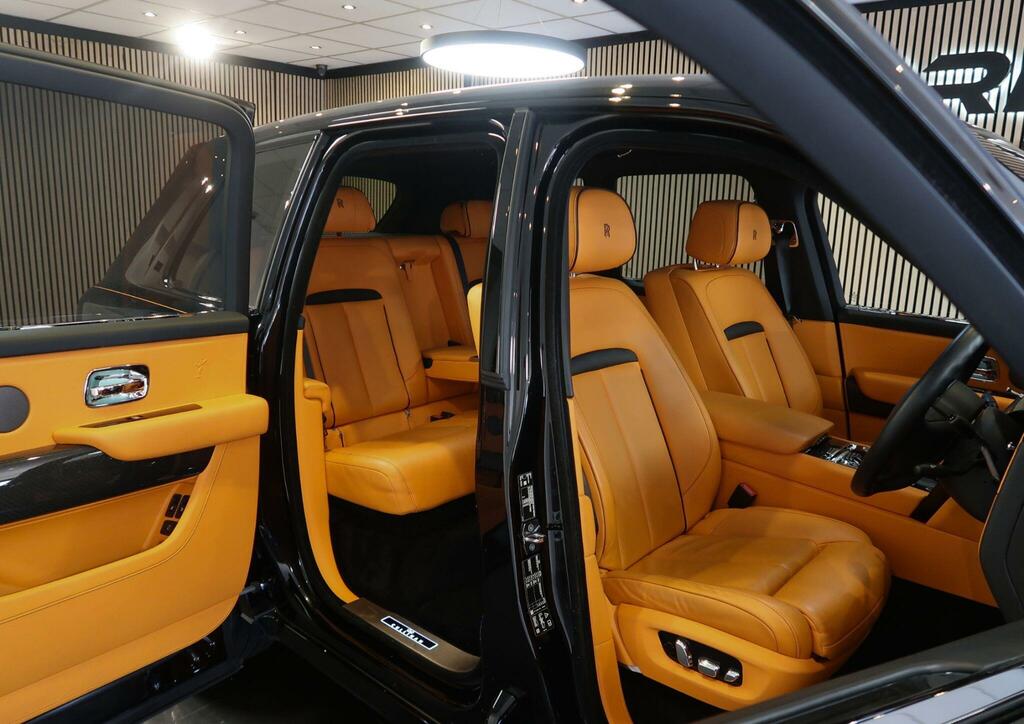 Rolls-Royce Cullinan Black Badge Black #3
