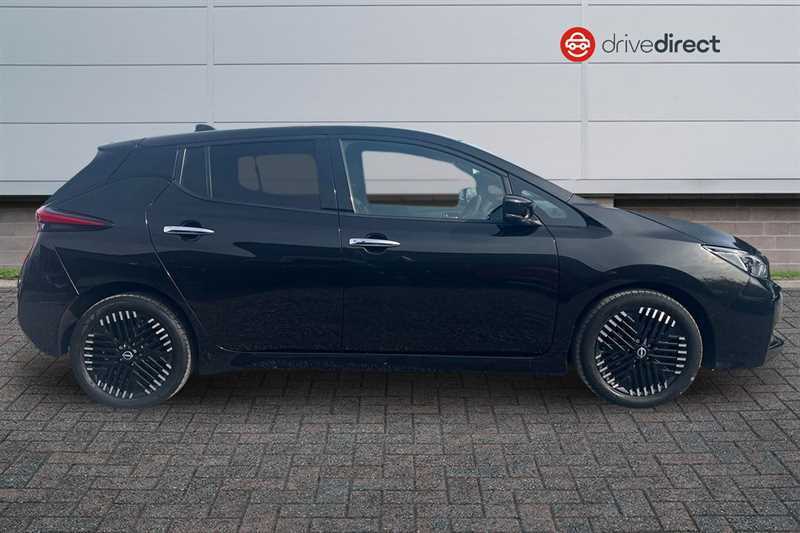 Nissan Leaf 39Kwh N-connecta Hatchback 150 PF72YZC Black #2