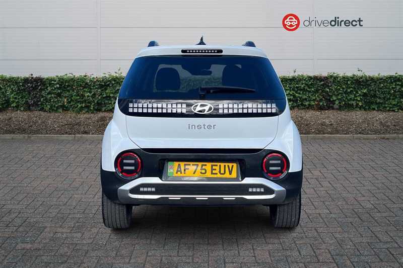 Hyundai Inster Long Range 49Kwh 02 Suv 115 Ps AF75EUV White #4