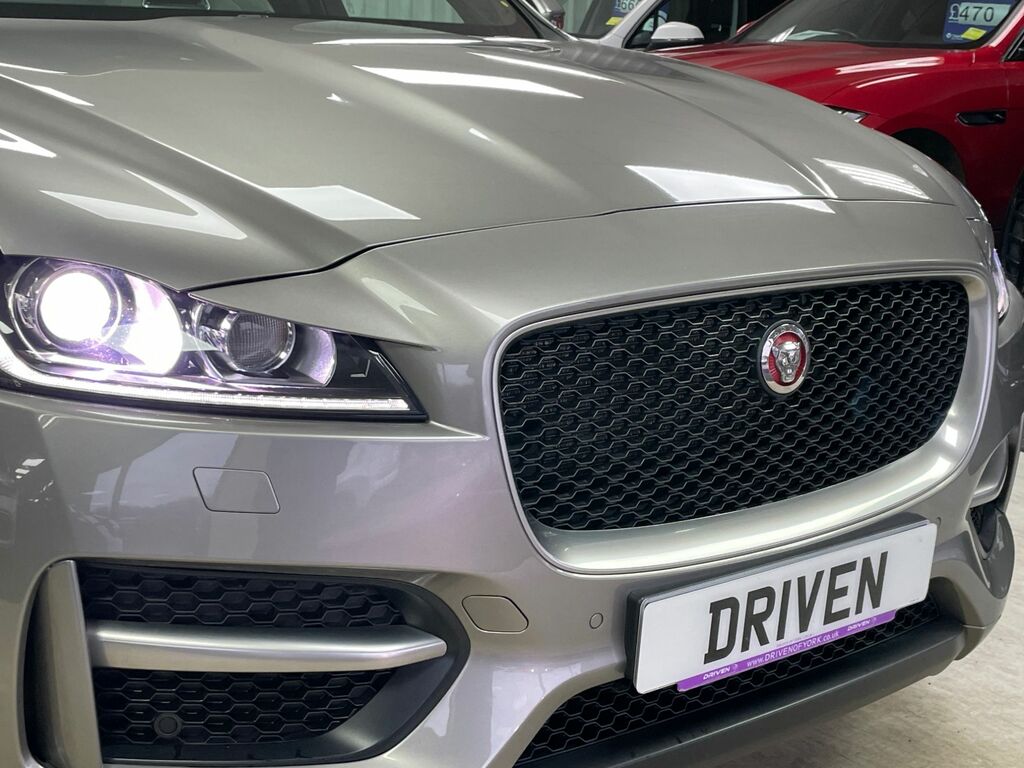 Jaguar F-Pace R-sport Silver #3