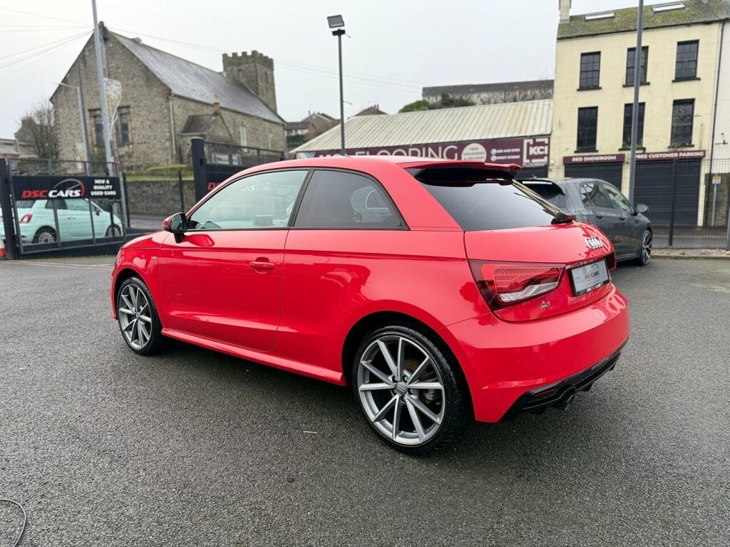 Audi A1 1.6L Black Edition Red #4
