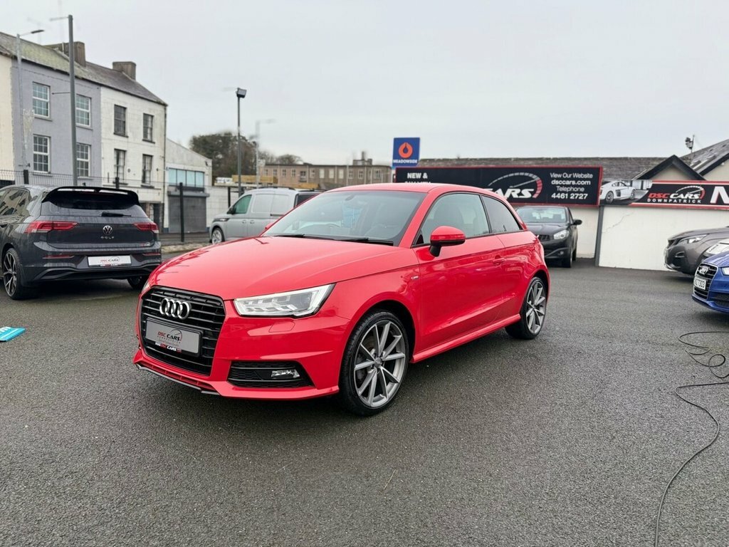 Audi A1 1.6L Black Edition Red #5