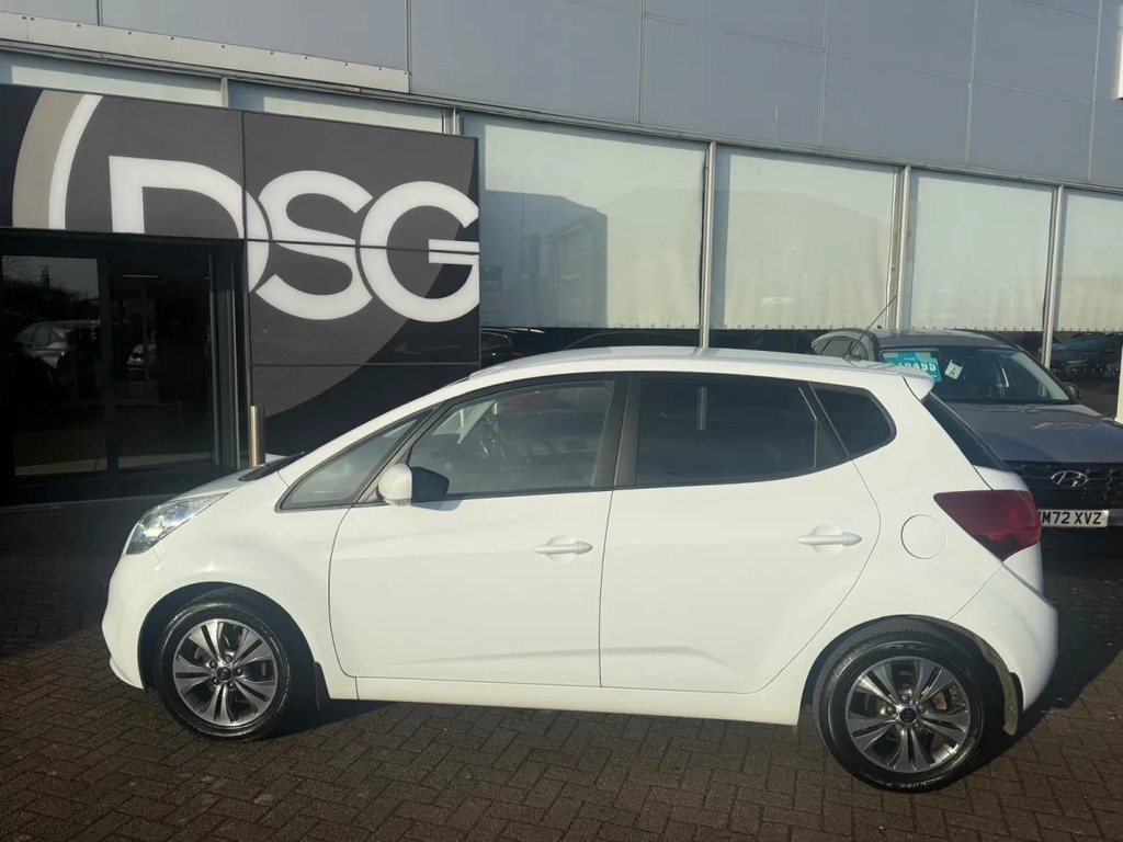 Kia Venga 1.6 3 6 White #2