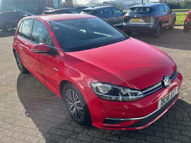 Volkswagen Golf 1.5 Tsi Evo Se Nav Dsg DC18AVT Red #5