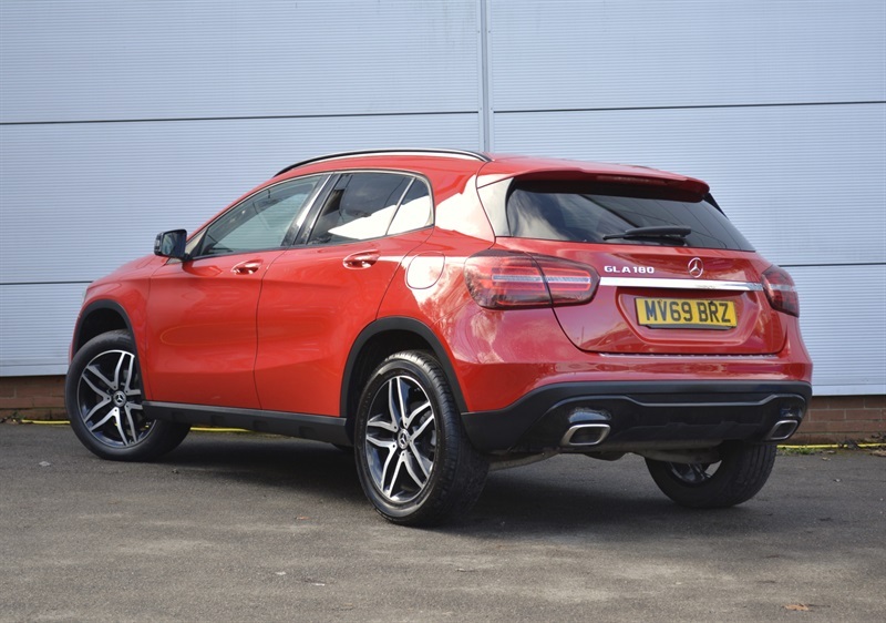Mercedes-Benz GLA Class 1.6 Gla180 Gpf Urban Edition Suv 7G-dct MV69BRZ Red #4