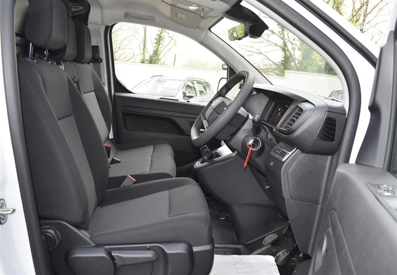Vauxhall Vivaro 2.0 Turbo D Pro Panel Van 6Dr Swb Eu DT75NVD White #6