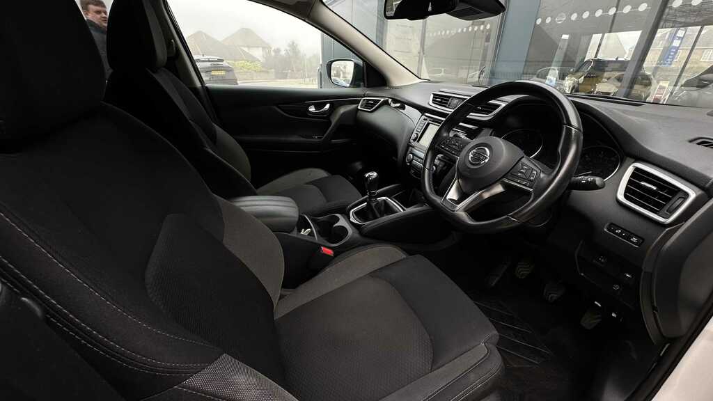 Nissan Qashqai N-connecta Dig-t WN70YBA White #6