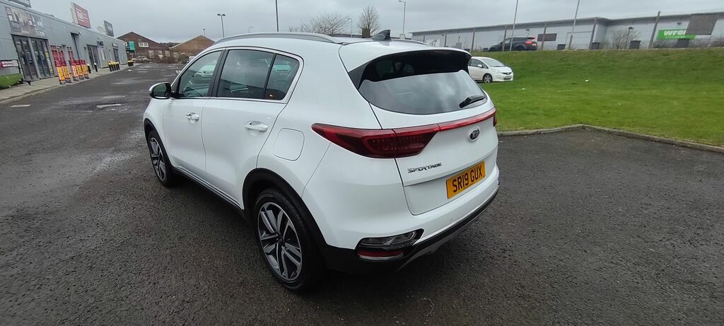 Kia Sportage 1.6 Crdi 4 Suv Euro 6 Ss 134 SR19GUX White #3