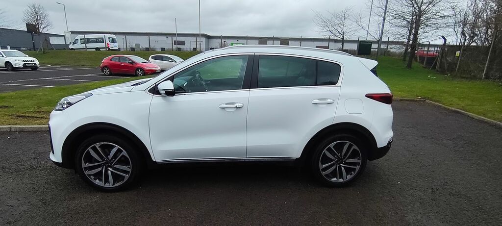 Kia Sportage 1.6 Crdi 4 Suv Euro 6 Ss 134 SR19GUX White #2