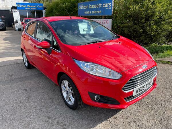 Ford Fiesta 1.25 Zetec Euro 6 Red