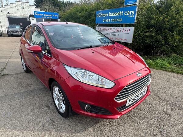 Ford Fiesta 1.25 Zetec Euro 6 Red