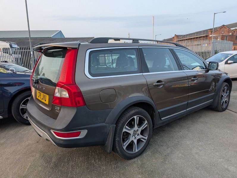 Volvo XC70 D5 Se Lux Awd Brown #3