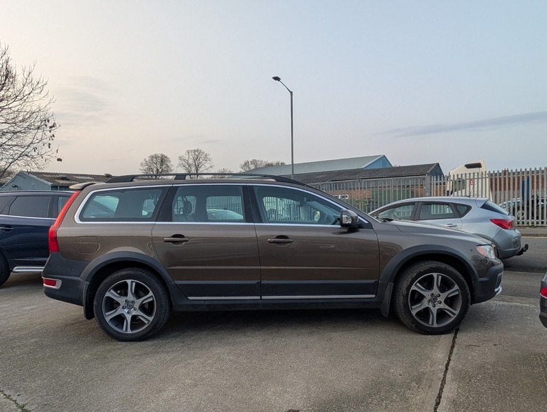 Volvo XC70 D5 Se Lux Awd Brown #4
