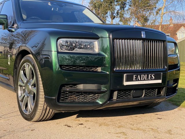Rolls-Royce Cullinan Estate HK69LWT Green #4
