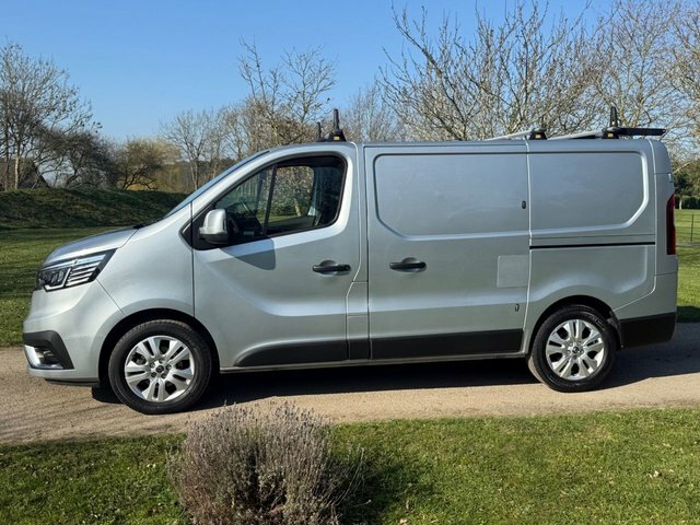Renault Trafic Mpv WM23OCS Grey #3