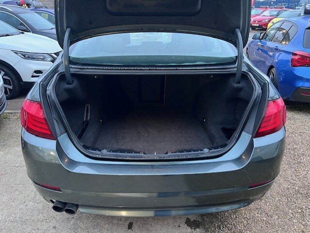 BMW 5 Series Se Green #6