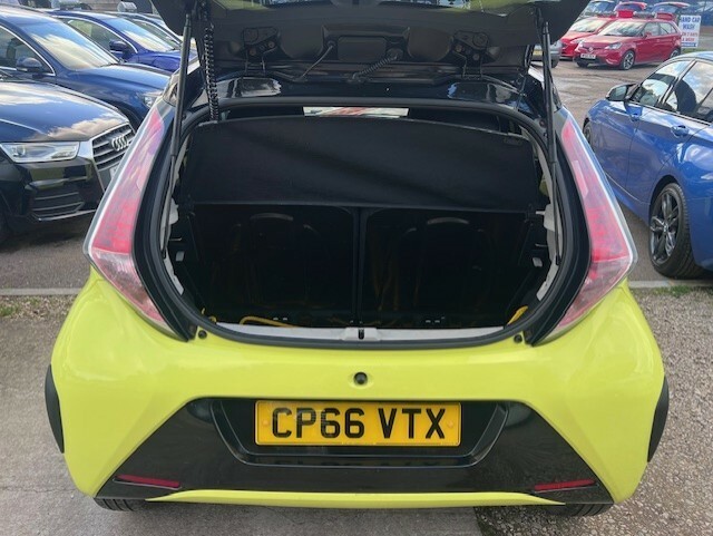 Toyota Aygo Vvt-i X-cite 3 CP66VTX Yellow #5