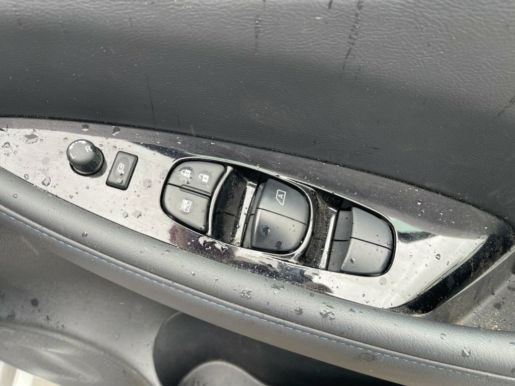 Nissan Leaf 2022 40Kwh N-connecta Hatchback EY71PUH Silver #3