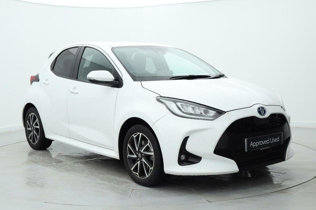 Toyota Yaris 1.5 Vvt-h Design Hatchback Hybrid E-cvt White