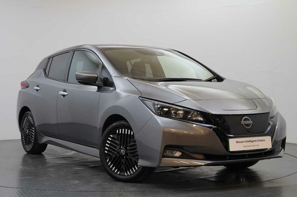 Nissan Leaf 39Kw N-connecta With Sat Nav And 360 View Cam Grey
