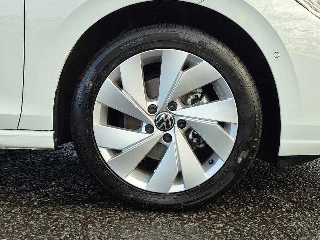 Volkswagen Golf Match 1.5 Tsi 115 Ps 6-Speed ML75YWP White #5