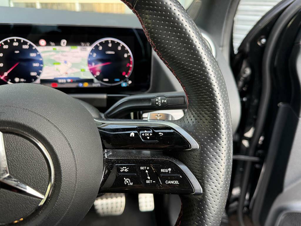 Mercedes-Benz GLA Class Gla 200 Amg Line Premium SN24VCJ Black #4