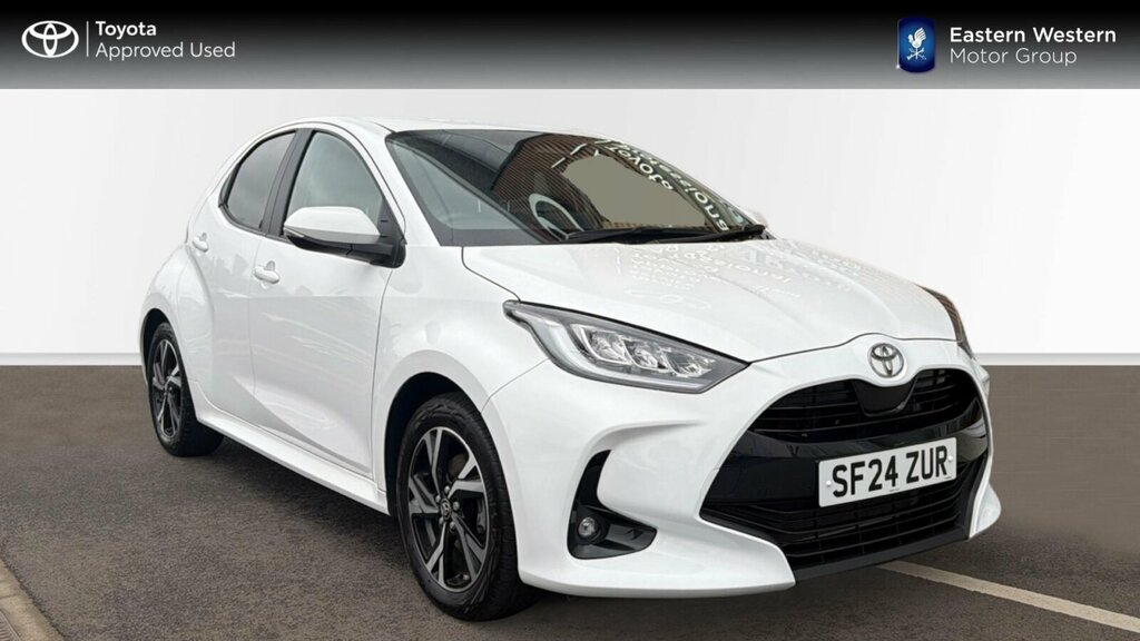 Toyota Yaris 1.5 Vvt-h Design E-cvt Euro 6 Ss White